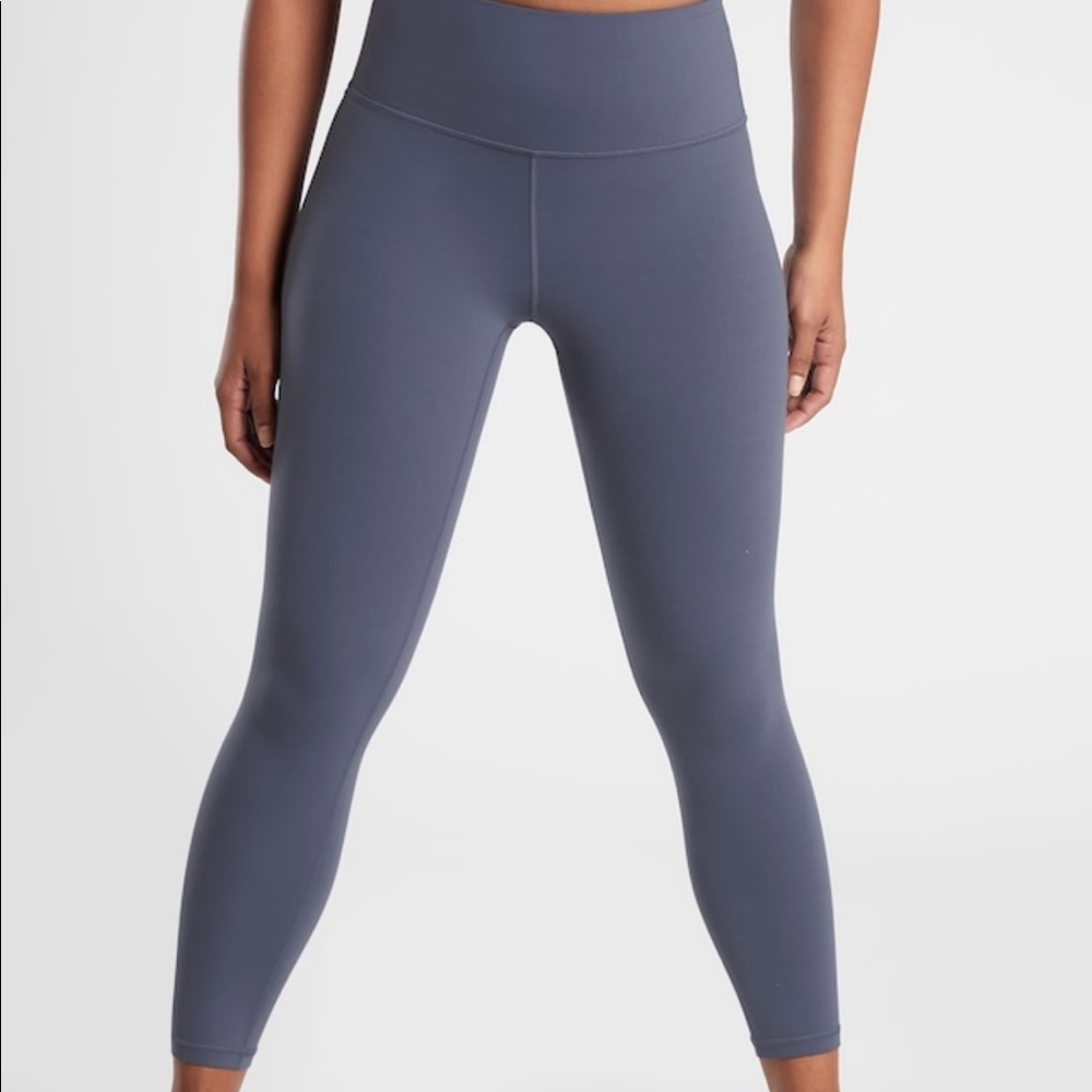 Athleta Ultra High Rise Elation 7/8 Tight in Medieval Violet size XS